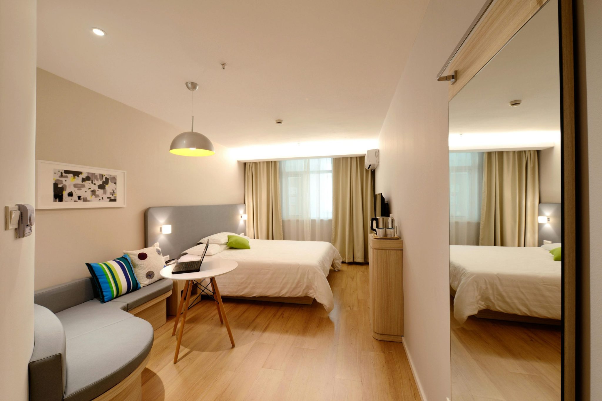 rekomendasi-hotel-mayasari