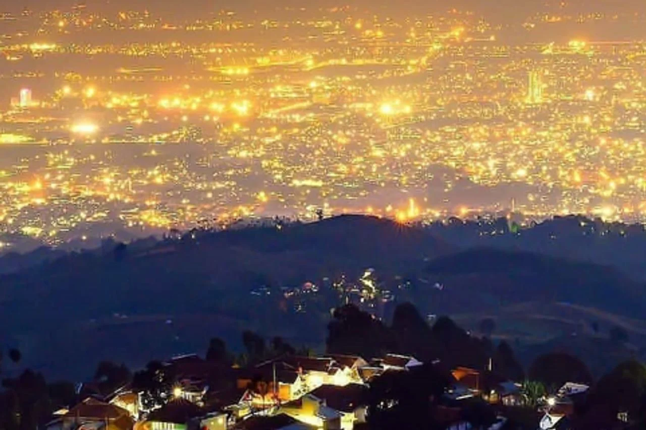 Bukit Bintang Bandung- Menikmati Pesona Kota Kembang dari Ketinggian