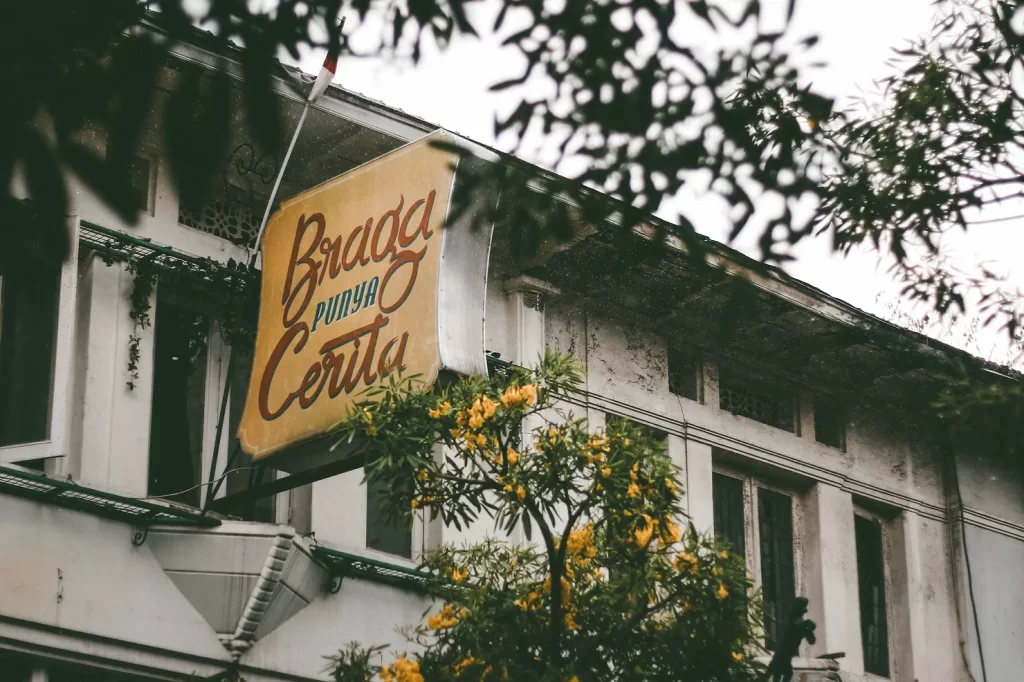 Eksplorasi Spot Bersejarah yang Wajib Dikunjungi di Bandung!