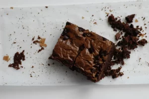 Keunggulan Brownies Mayasari- Rasa Cokelat yang Melumer di Mulut