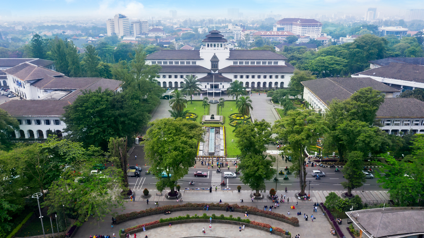 Mengatasi Kesulitan Parkir Saat Beli Oleh-Oleh di Bandung