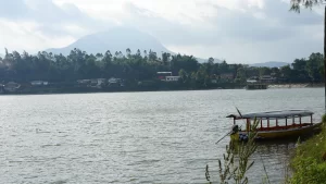 Situ Cileunca Pangalengan Bandung: Alamat & Tiket Masuk 2024