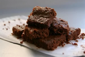 Tips Menyimpan Brownies Mayasari Agar Tetap Lembut dan Enak