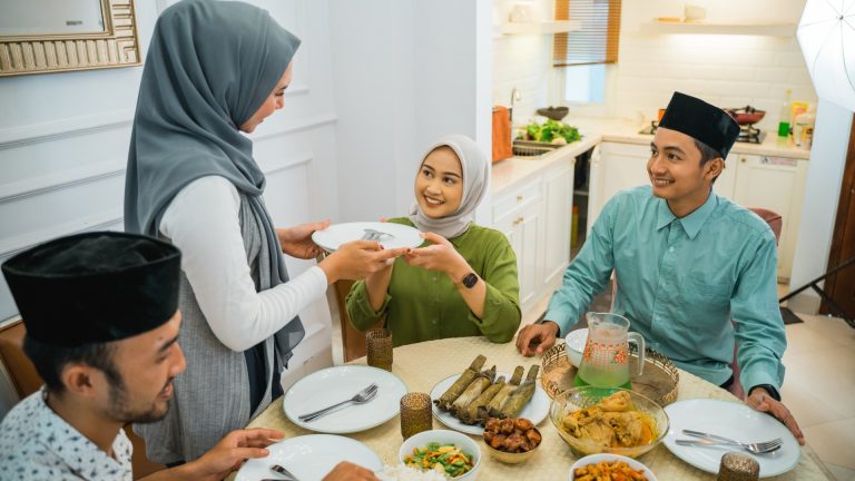 keistimewaan parcel lebaran mayasari bakery made in bandung dengan cinta