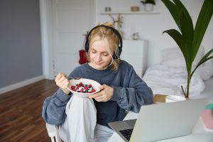Playlist Lagu dengan Judul Bertema Kue & Dessert
