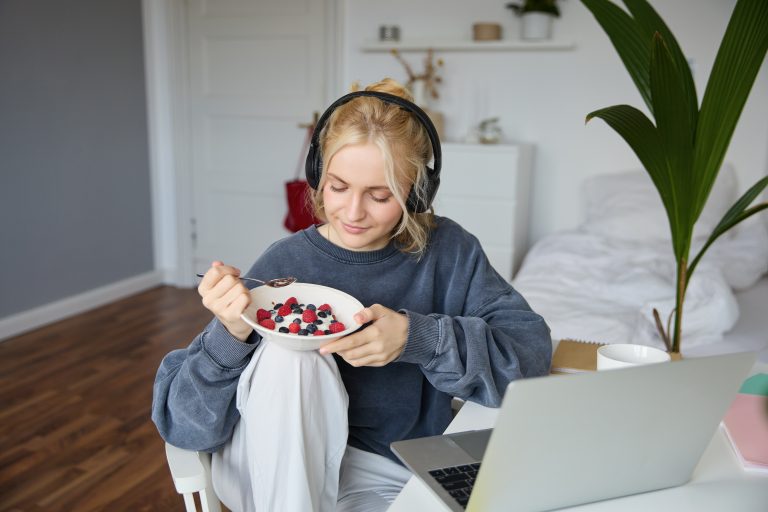 Playlist Lagu dengan Judul Bertema Kue & Dessert