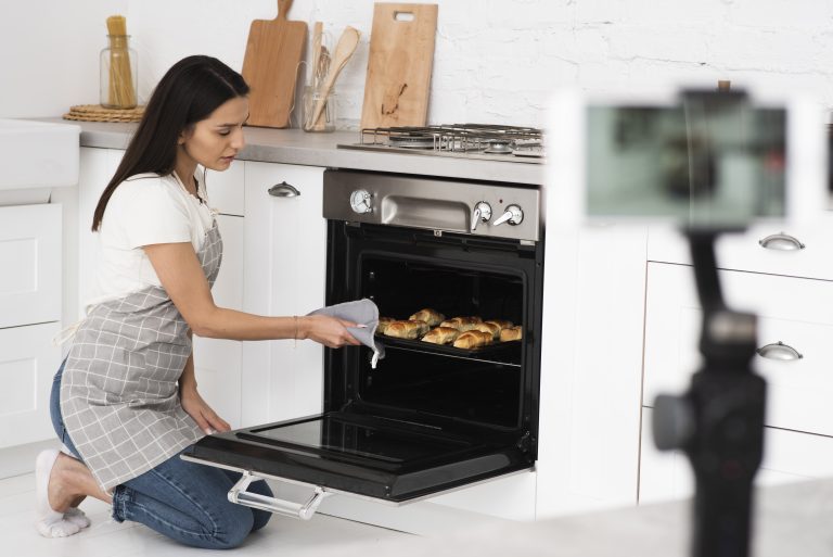 Cara Mengatur Suhu Oven agar Hasil Bakery Sempurna